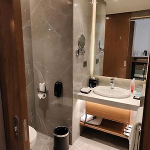 Deluxe Room-King Bed